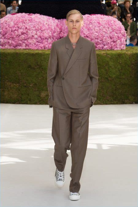 dior homme spring summer 2019 vogue|Dior men's dresses.